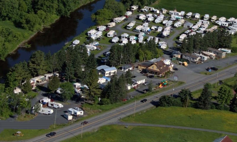 Camping Domaine de la Rivière